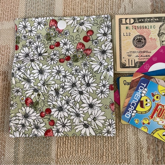 Stylish Snap Card Wallet/Business Card/Gift Card Holder made with Cotton Fabric - Picture 6 of 6